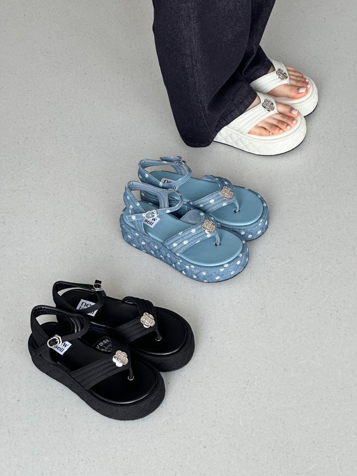 Vade - Korean Women Fashion - #thelittlethings - Platform Flip-Flop Sandals Heel