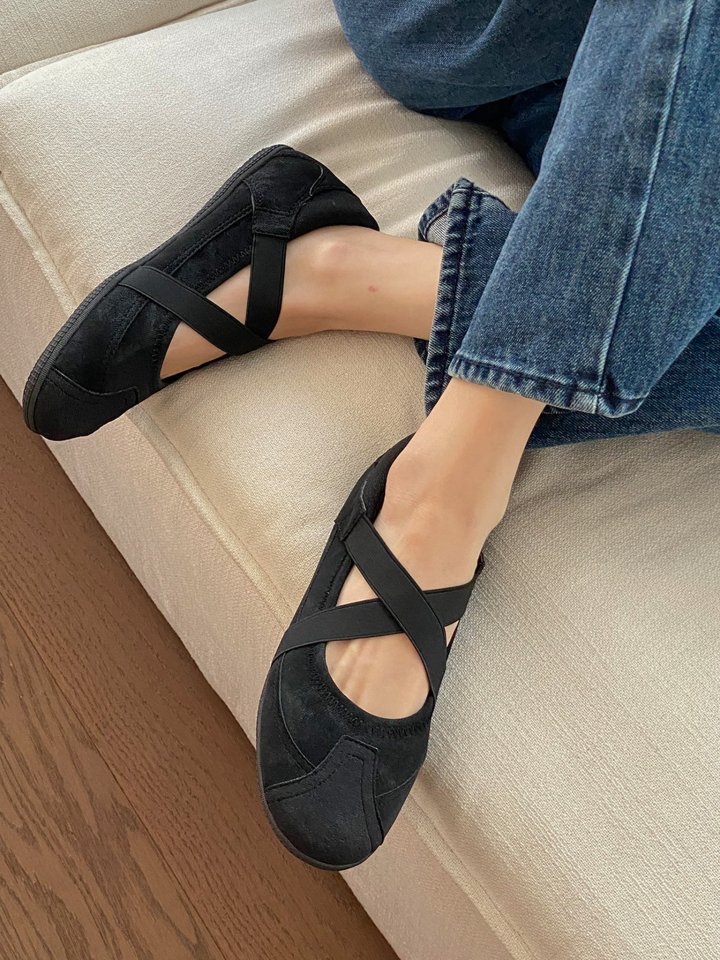 Vade - Korean Women Fashion - #thelittlethings - Two-Tone Round Strap Velcro Flat - 12