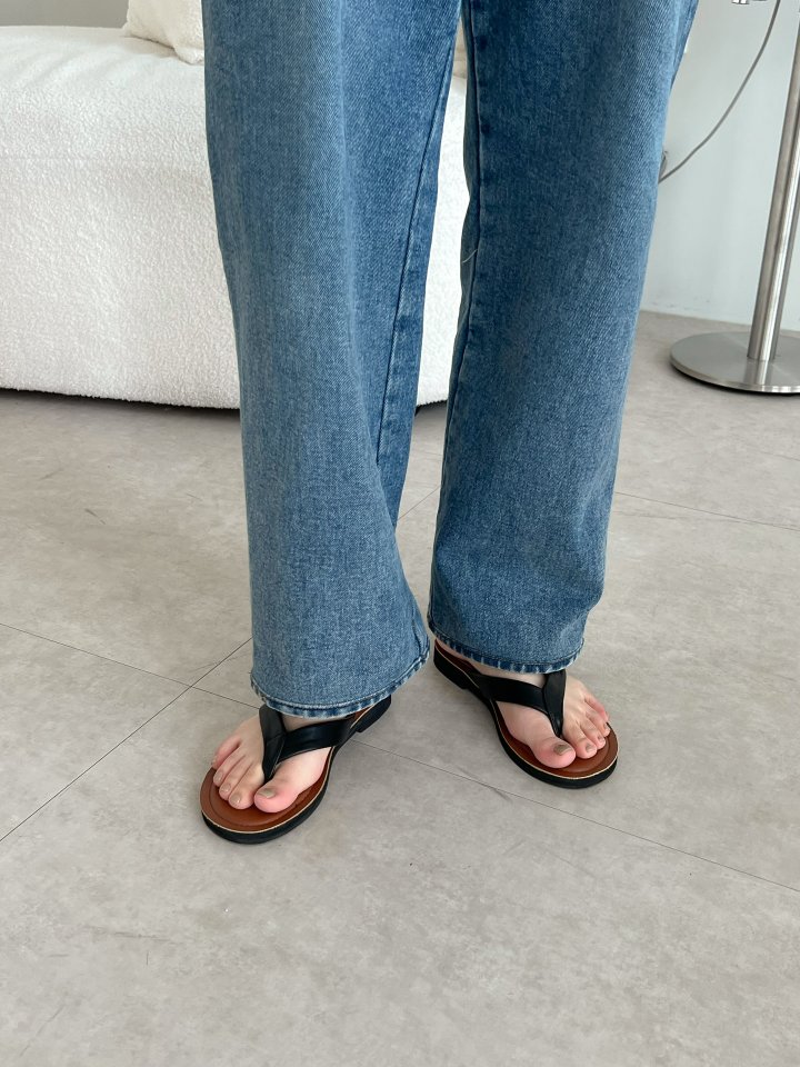 Vade - Korean Women Fashion - #thatsdarling - Summer Sandals Flip-Flop Slipper Low Heel Modern - 4