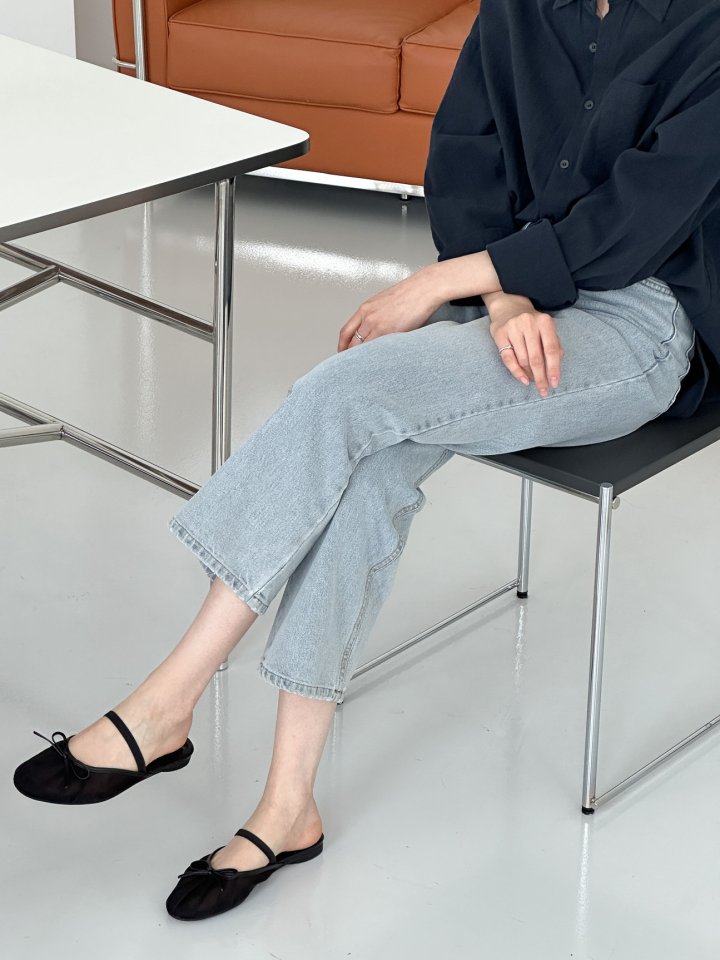 Vade - Korean Women Fashion - #thatsdarling - Basic Ribbon Mary Jane Bloafer Flats - 4