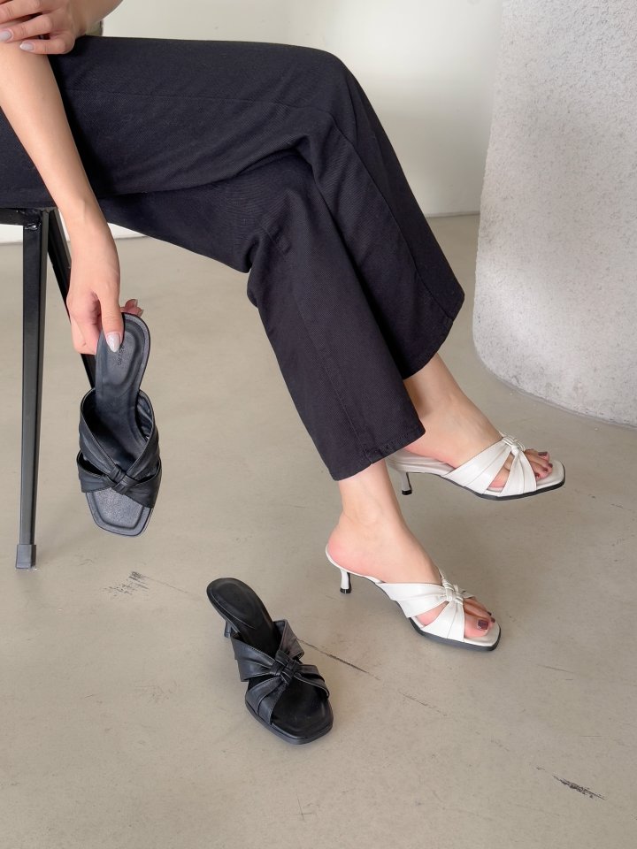 Vade - Korean Women Fashion - #vintageinspired - Basic Twisted Sandals - 6