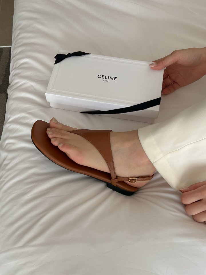 Vade - Korean Women Fashion - #vintageinspired - Round Big Toe Flip-Flop Sandals - 6