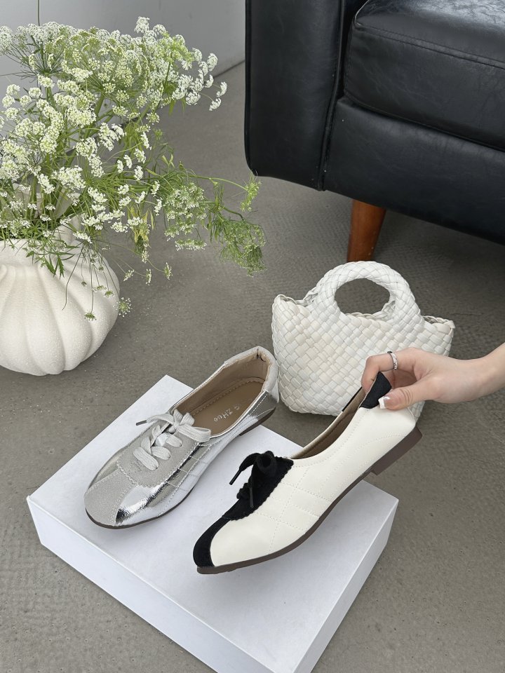 Vade - Korean Women Fashion - #vintageinspired - Sneakers Flat Round - 3