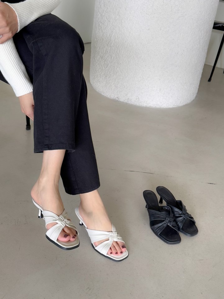 Vade - Korean Women Fashion - #vintagekidsstyle - Basic Twisted Sandals - 7