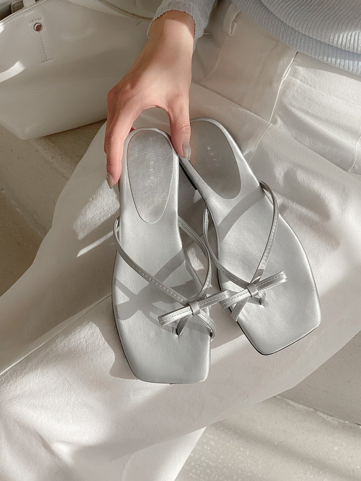 Vade - Korean Women Fashion - #vintagekidsstyle - Point Ribbon Flip-Flop Sandals - 9