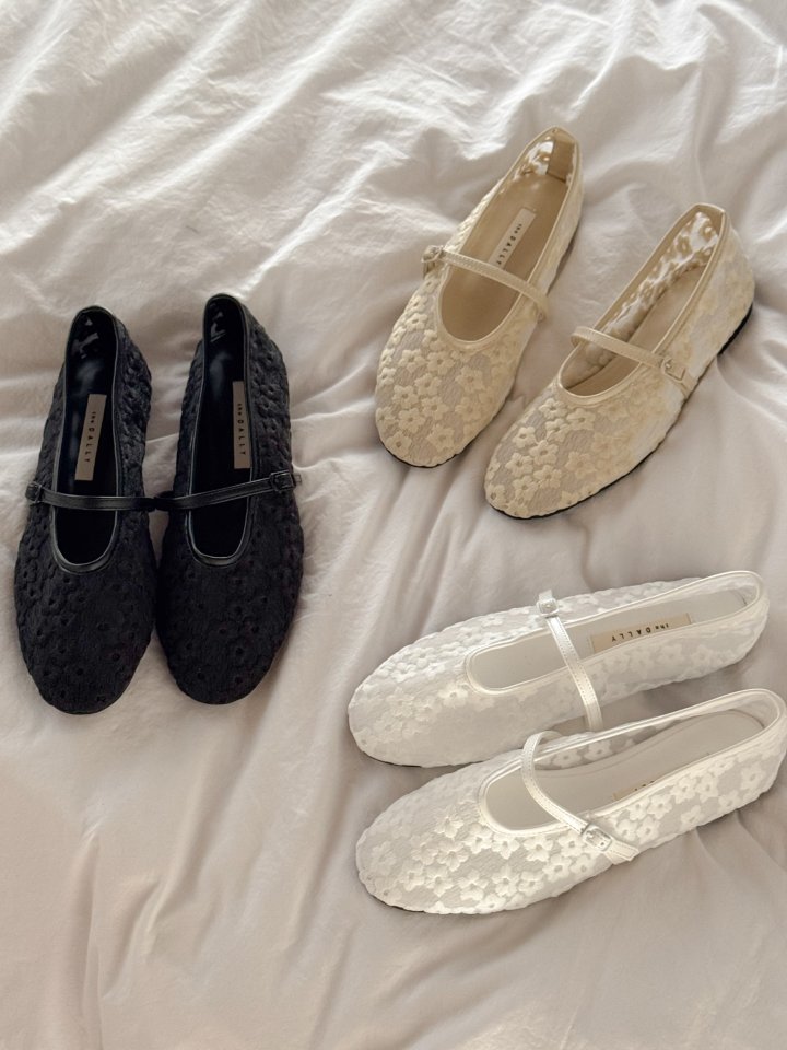 Vade - Korean Women Fashion - #vintagekidsstyle - Mesh Strap Floral Flat