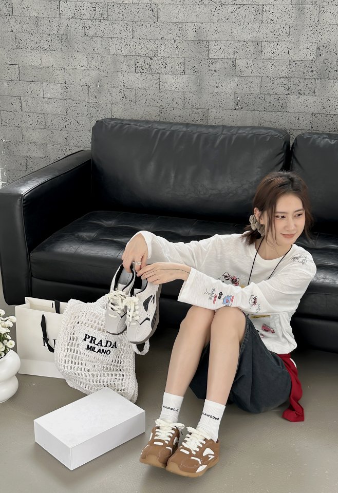 Vade - Korean Women Fashion - #vintagekidsstyle - Basic Sneakers Round - 3