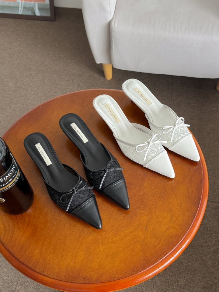 Vade - Korean Women Fashion - #vintagekidsstyle - Stiletto Ribbon Sandals