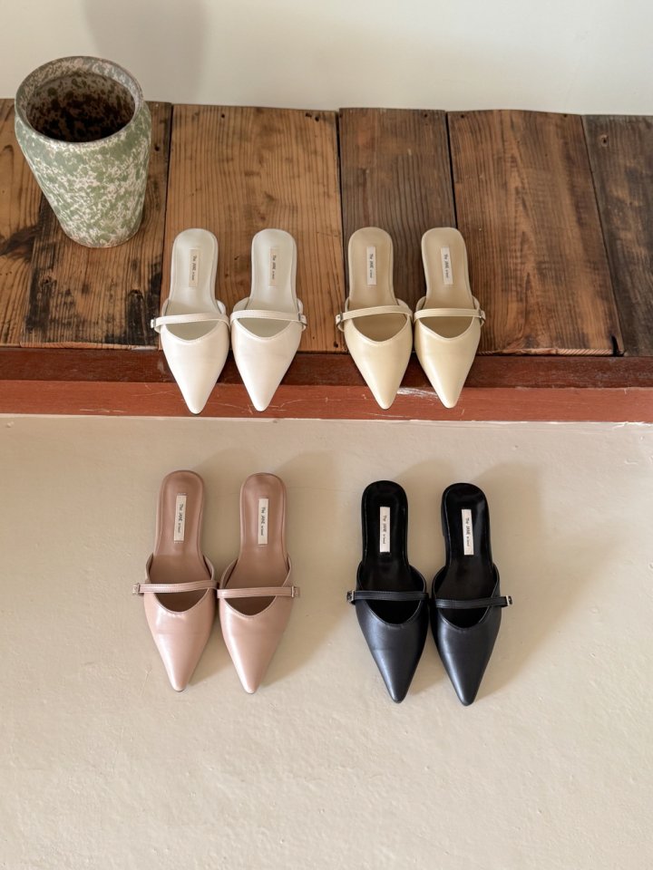 Vade - Korean Women Fashion - #womensfashion - Stiletto Strap Flat