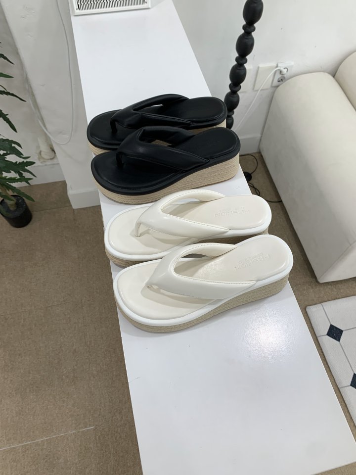 Vade - Korean Women Fashion - #womensfashion - Faux Wood Lightweight Wedge Flip-Flop Sandals - 8