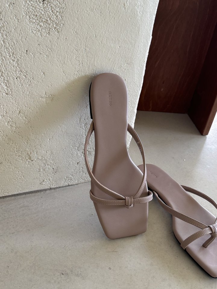 Vade - Korean Women Fashion - #womensfashion - Slim Flip-Flop Slipper Sandals - 2