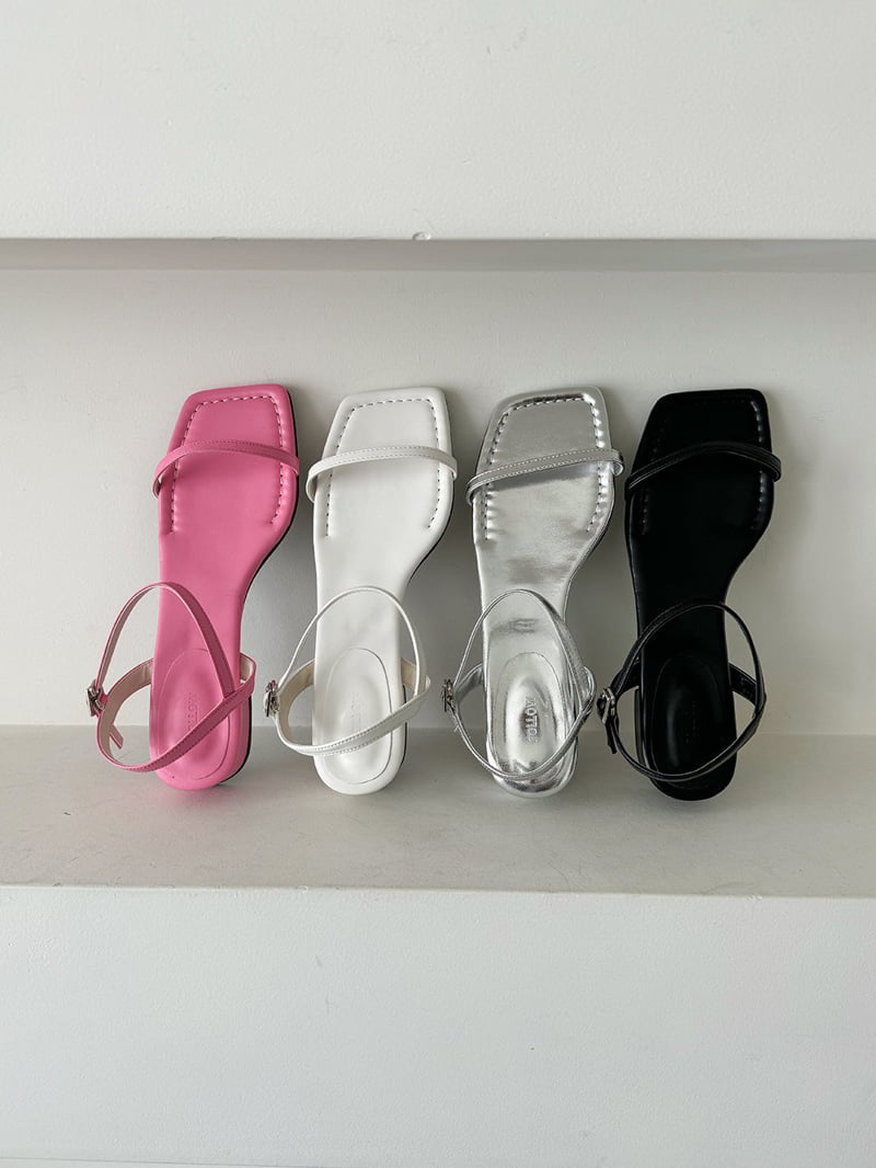 Vade - Korean Women Fashion - #womensfashion - Square Strap Buckle Sandals - 12