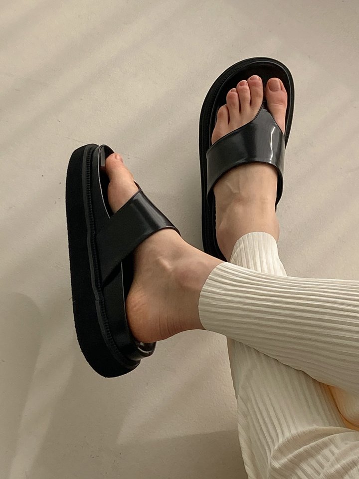 Vade - Korean Women Fashion - #womensfashion - Thong Point Sandals PU Black - 3