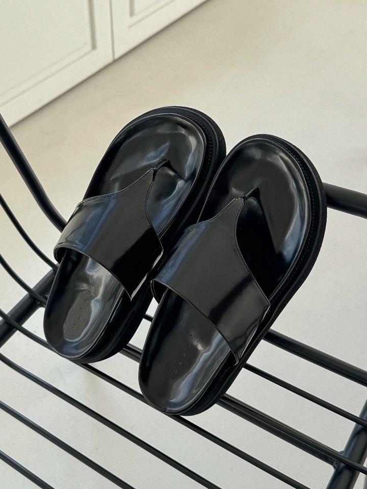 Vade - Korean Women Fashion - #womensfashion - Thong Point Sandals PU Black - 7