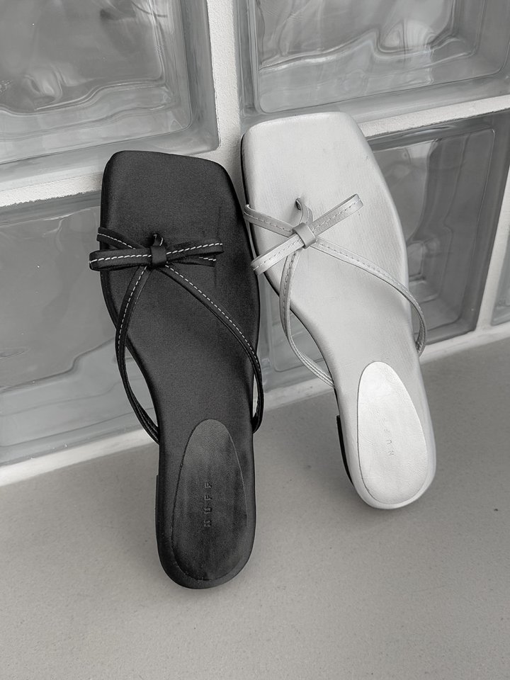 Vade - Korean Women Fashion - #womensfashion - Point Ribbon Flip-Flop Sandals