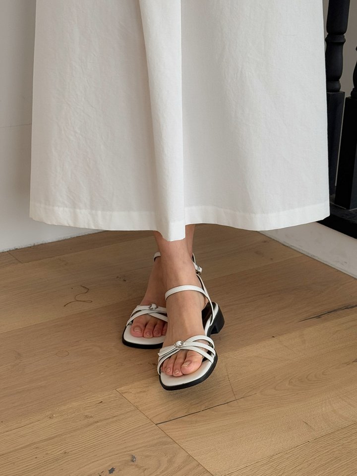 Vade - Korean Women Fashion - #womensfashion - Slim Heart Decor Ankle Strap Sandals - 11