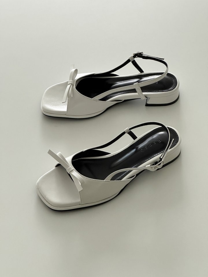 Vade - Korean Women Fashion - #womensfashion - New Summer Strap Square Ribbon Sandals - 2