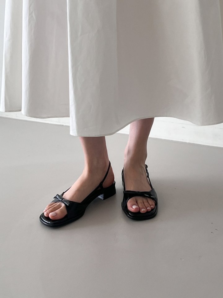 Vade - Korean Women Fashion - #momslook - New Summer Strap Square Ribbon Sandals - 4