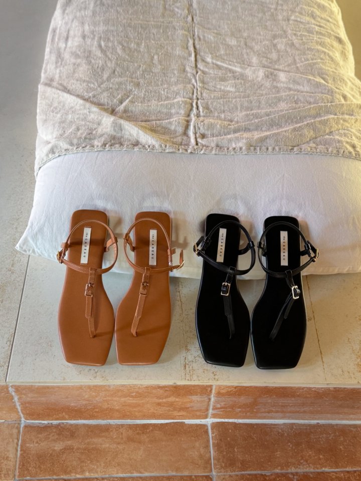 Vade - Korean Women Fashion - #womensfashion - Strap Point Flip-Flop Sandals