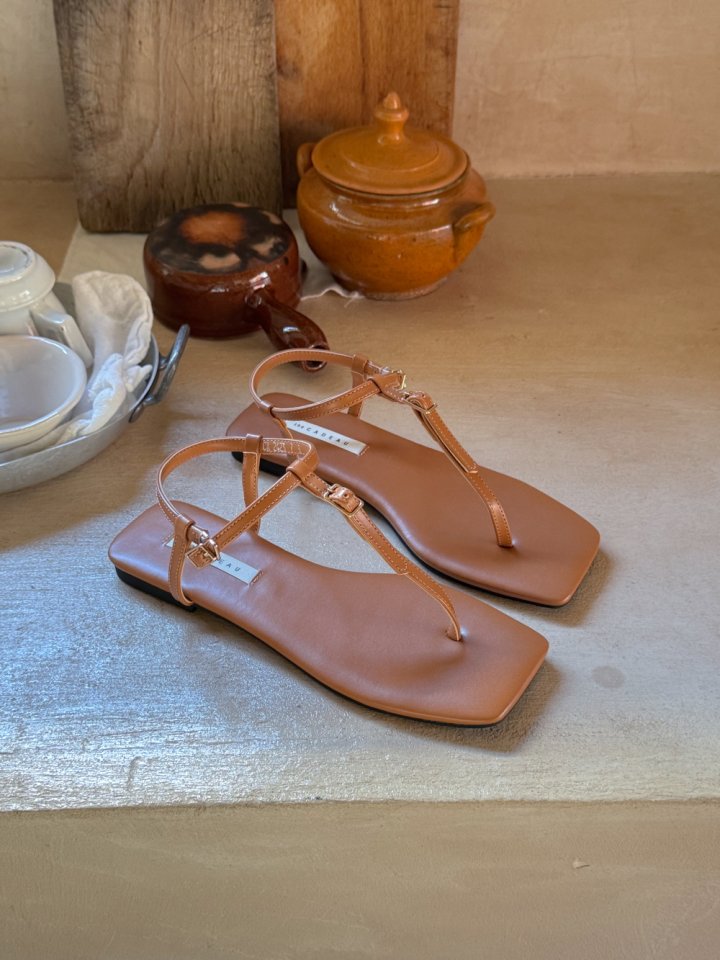 Vade - Korean Women Fashion - #womensfashion - Strap Point Flip-Flop Sandals - 3