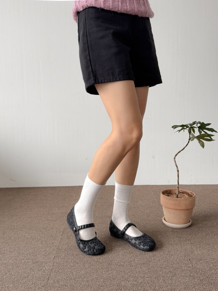 Vade - Korean Women Fashion - #womensfashion - Round Flower Mary Jane - 2