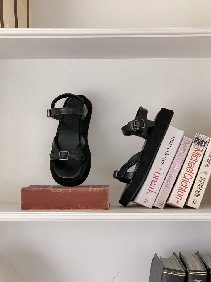 Vade - Korean Women Fashion - #womensfashion - Strap Black Buckle Flip-Flop Calm Sandals