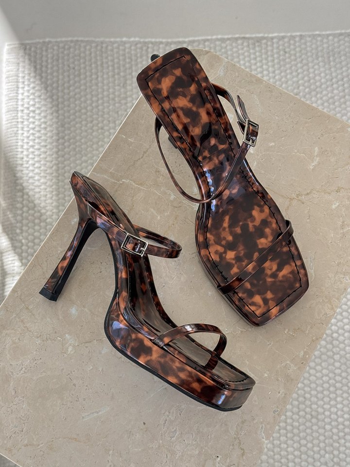 Vade - Korean Women Fashion - #womensfashion - Basic Square Platform Kabushi Kill Heels - 7