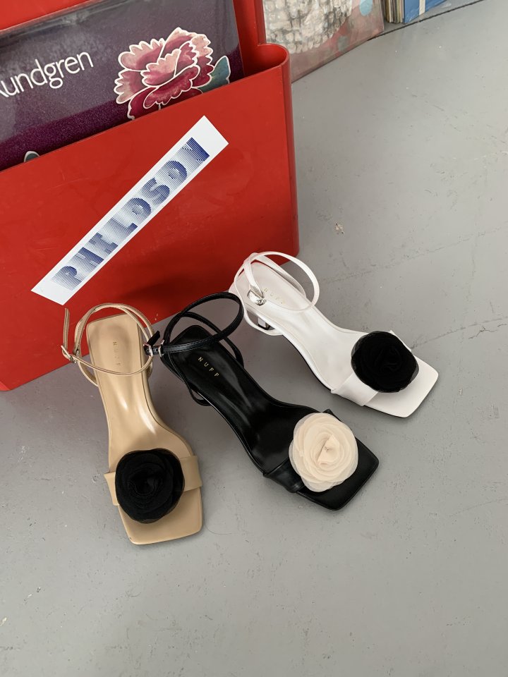 Vade - Korean Women Fashion - #womensfashion - Flower Sandals Heel