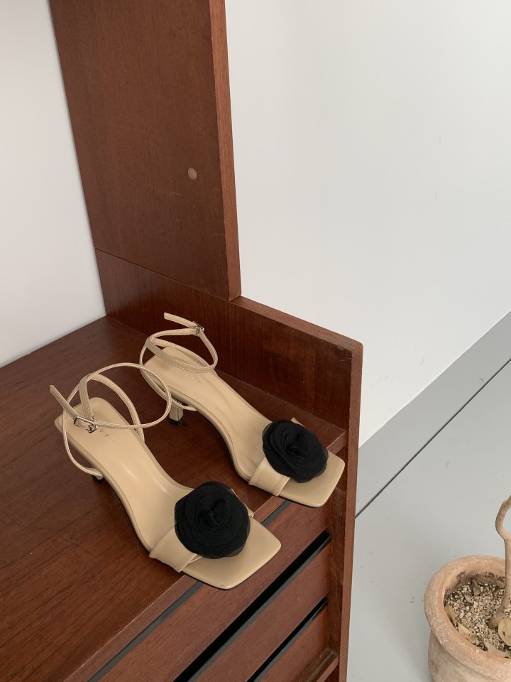 Vade - Korean Women Fashion - #womensfashion - Flower Sandals Heel - 3