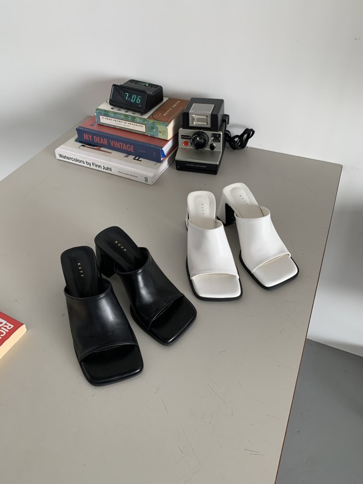 Vade - Korean Women Fashion - #womensfashion - Square Open-Toe Sandals Heel