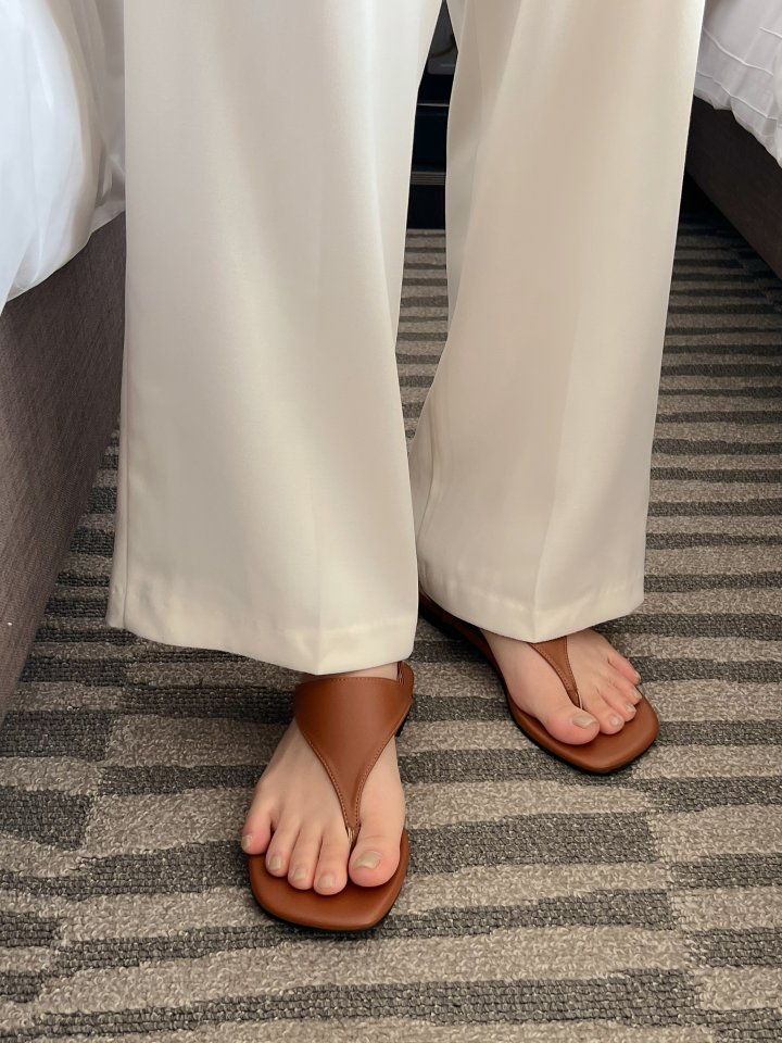 Vade - Korean Women Fashion - #womensfashion - Round Big Toe Flip-Flop Sandals - 5