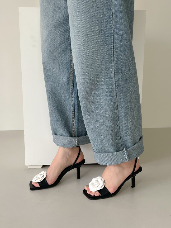 Vade - Korean Women Fashion - #momslook - Square Flower Mule Sandals Heel - 4