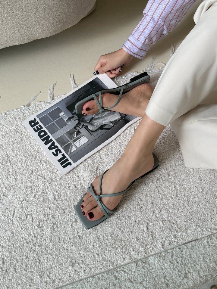 Vade - Korean Women Fashion - #womensfashion - Low Heel Flip-Flop Square Twisted Sandals - 12