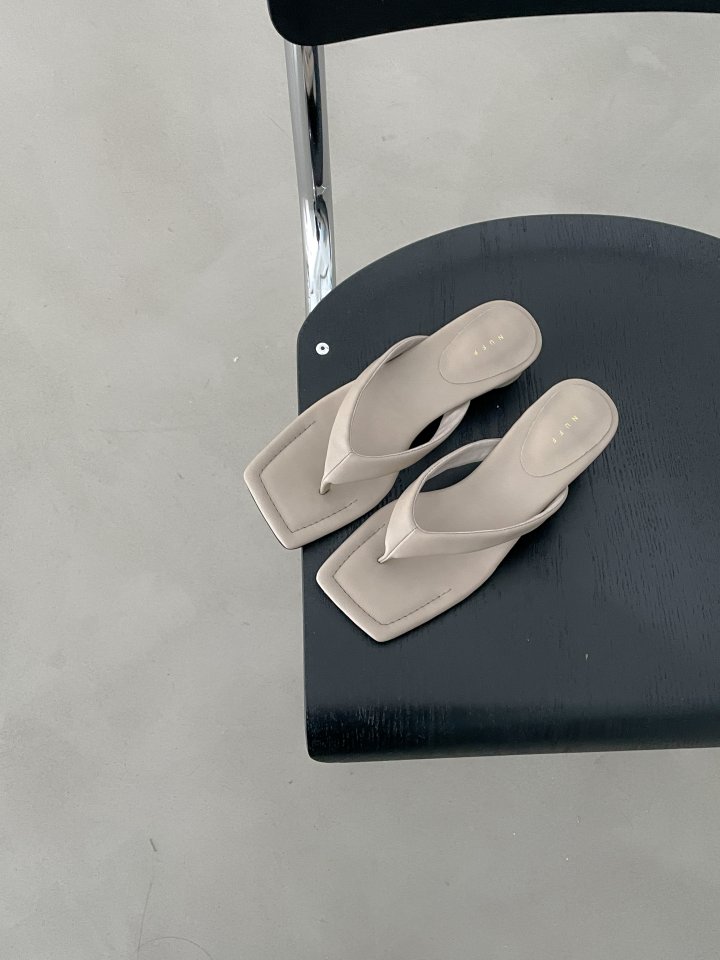 Vade - Korean Women Fashion - #womensfashion - Round Heel Square Flip-Flop Sandals Heel - 5