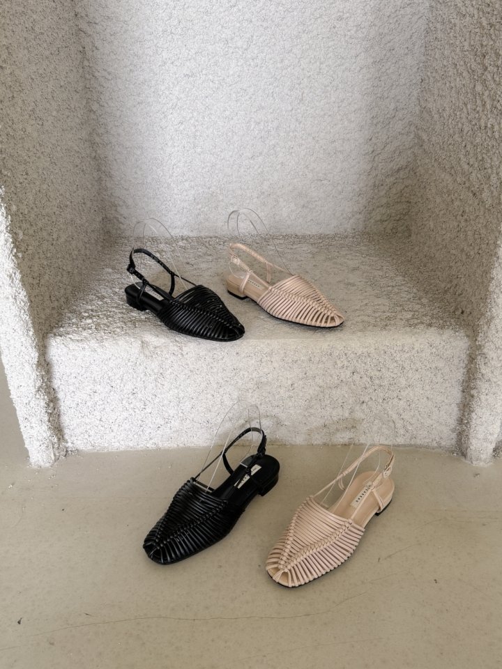 Vade - Korean Women Fashion - #womensfashion - Round Square Slingback Heel