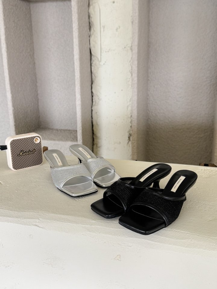 Vade - Korean Women Fashion - #womensfashion - Bermuda Square Sandals Heel - 2