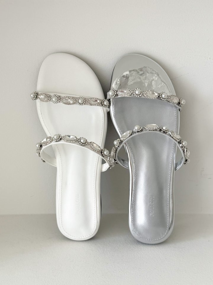 Vade - Korean Women Fashion - #womensfashion - Slim Slipper Cubic Decor Sandals - 2