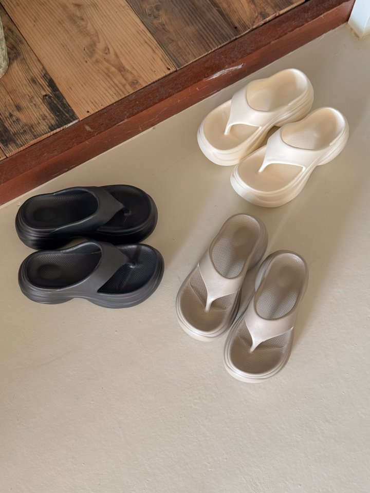 Vade - Korean Women Fashion - #womensfashion - EVA Slipper Platform Thong