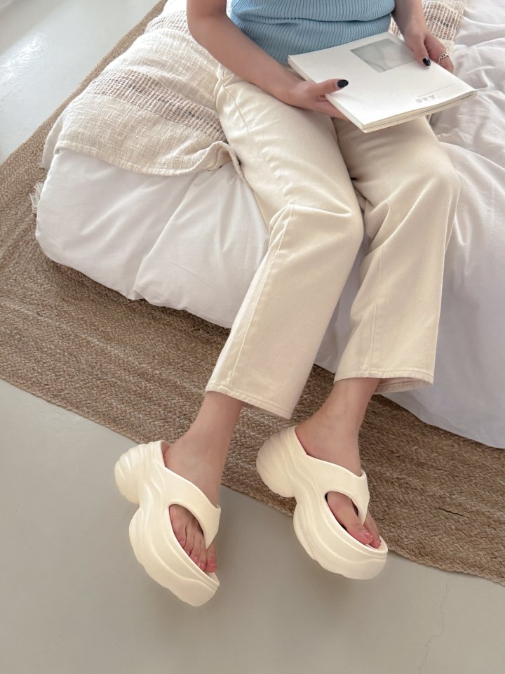 Vade - Korean Women Fashion - #womensfashion - EVA Slipper Platform Thong - 7