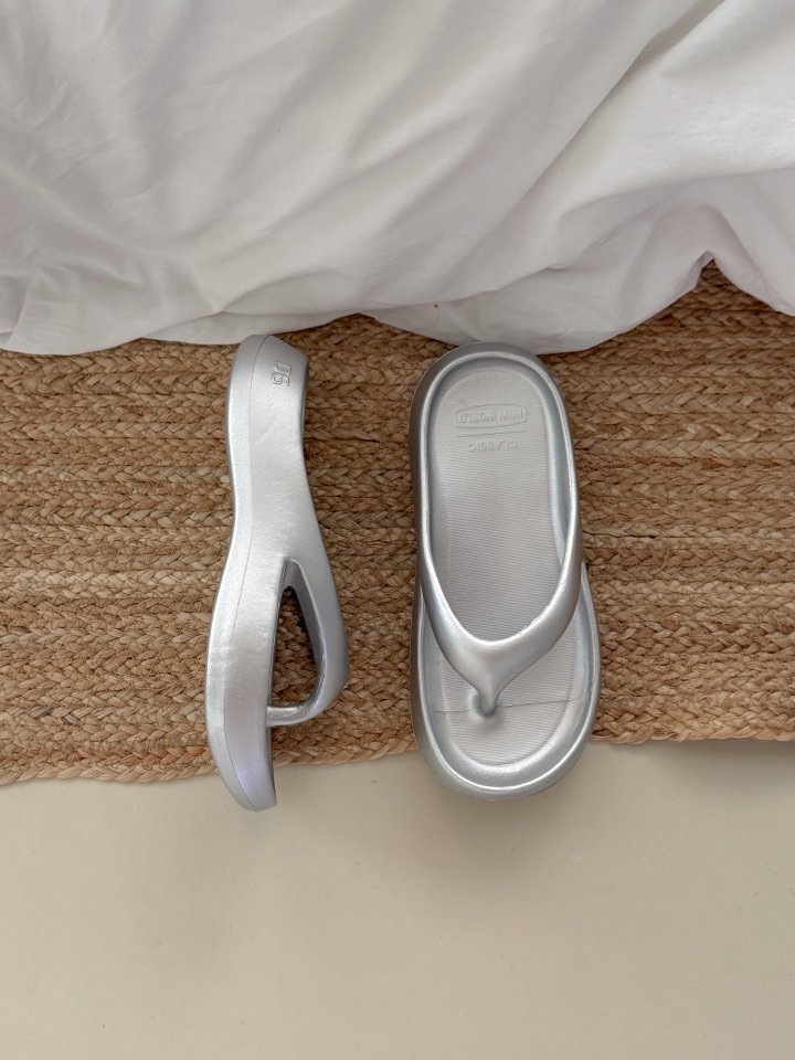 Vade - Korean Women Fashion - #womensfashion - Basic Thong EVA Slipper Sandals - 10