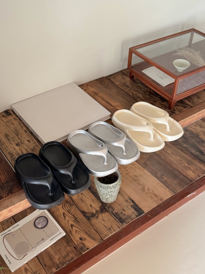 Vade - Korean Women Fashion - #momslook - Basic Thong EVA Slipper Sandals - 4
