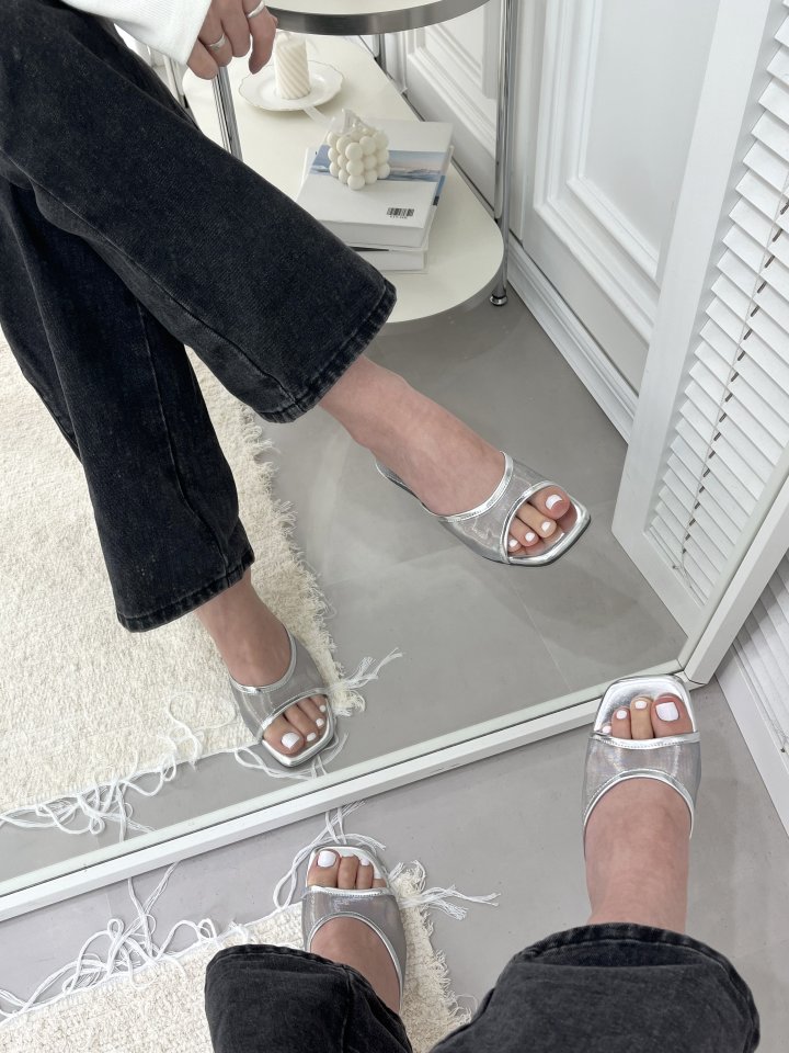 Vade - Korean Women Fashion - #womensfashion - Round Slim Sandals - 12
