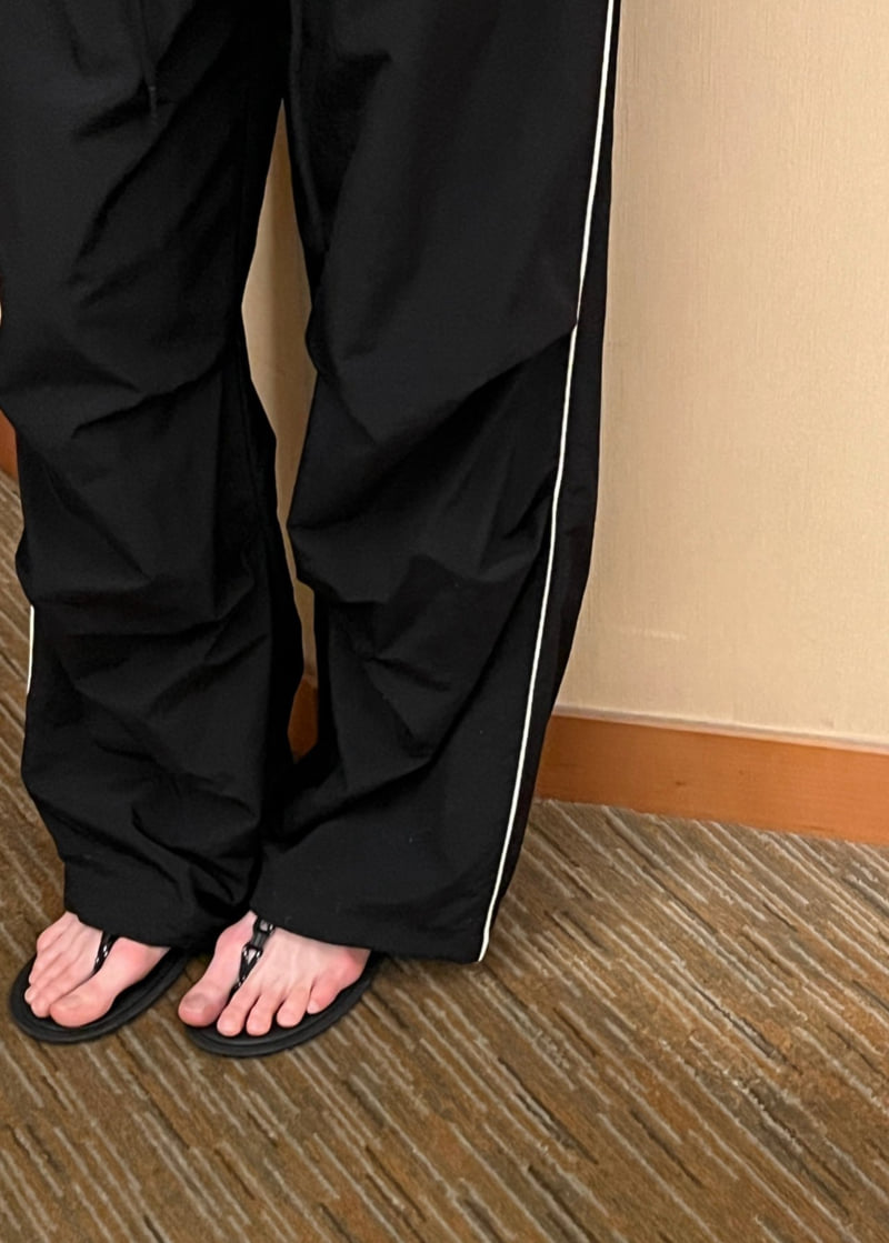 140 Avenue - Korean Women Fashion - #momslook - Contrast Piped Pants - 5