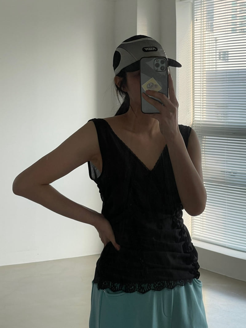 140 Avenue - Korean Women Fashion - #restrostyle - Shirring Lace Sleeveless - 2