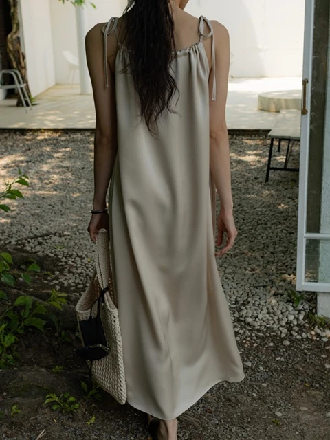 String Detail Silhouette Maxi Silky One-piece String Detail Silhouette Maxi Silky One-piece