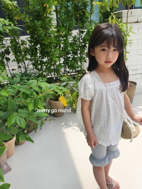 Floral Embroidery Blouse