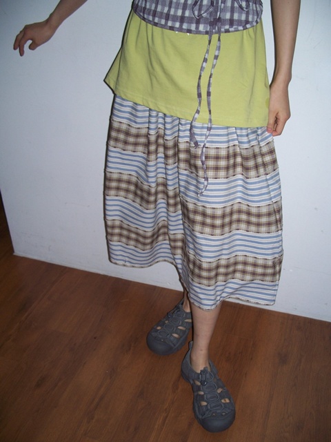 Lunch Skirt (adjustable length with buttons) Lunch Skirt (adjustable length with buttons)