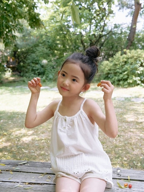 Sleeveless Top (Lace) Sleeveless Top (Lace)