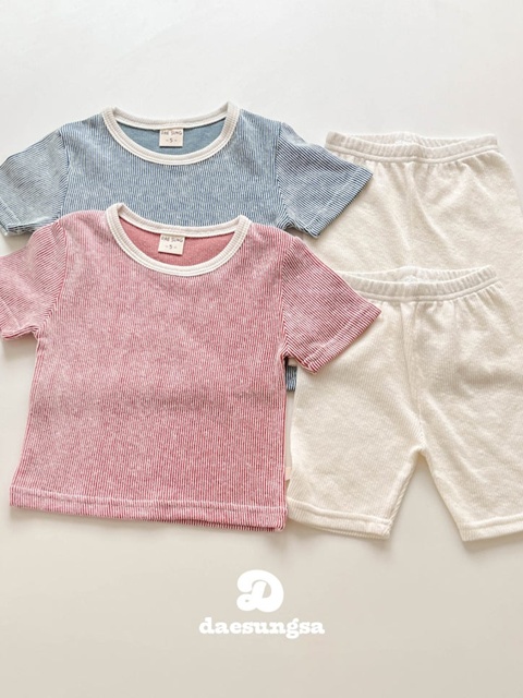 Sunny Contrast Lounge Set Sunny Contrast Lounge Set