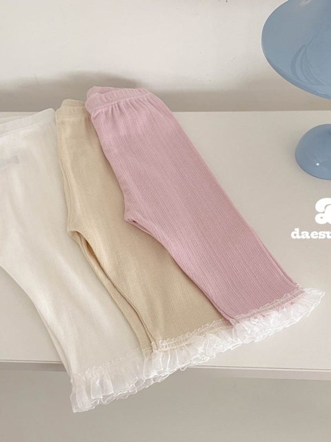 Frill Eyelet Leggings Frill Eyelet Leggings
